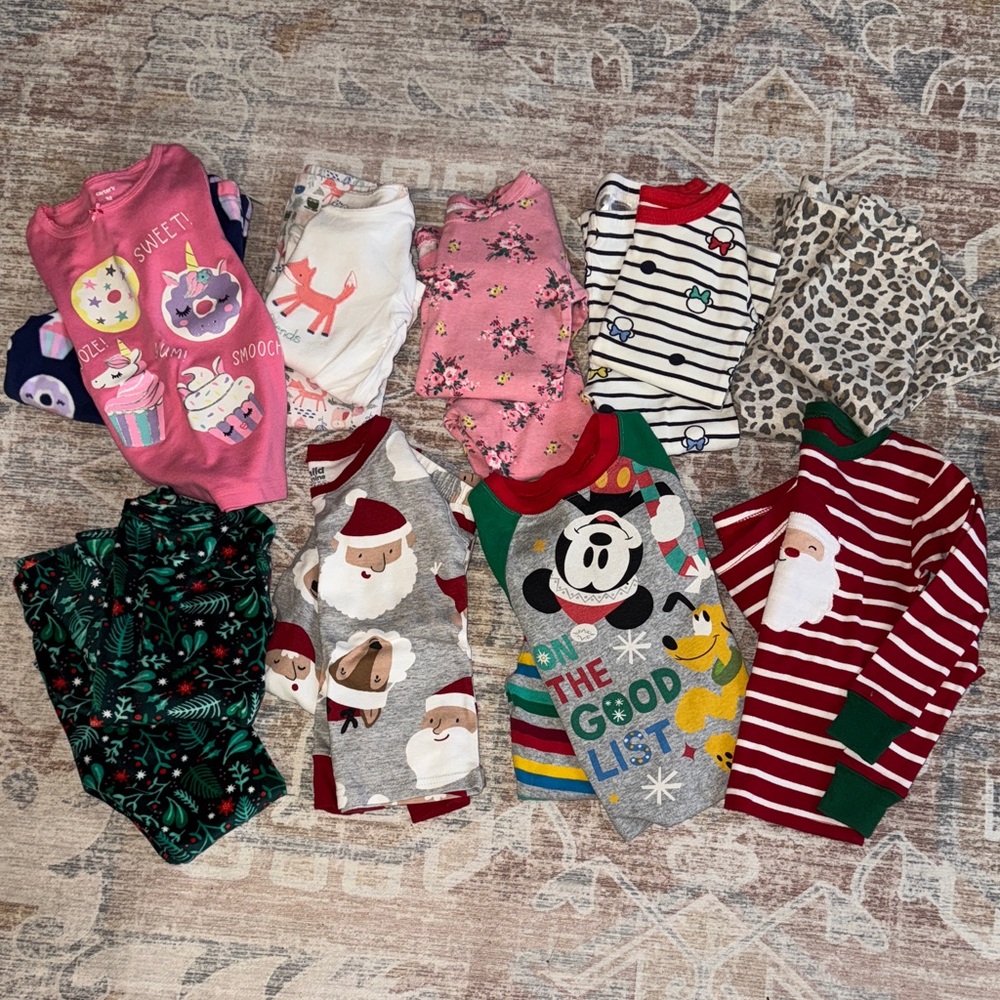 Lot of 9 Pair of Girls/Toddler Pajamas 3T
